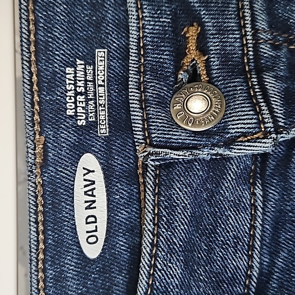 Old Navy rockstar super skinny jeans - Picture 2 of 6